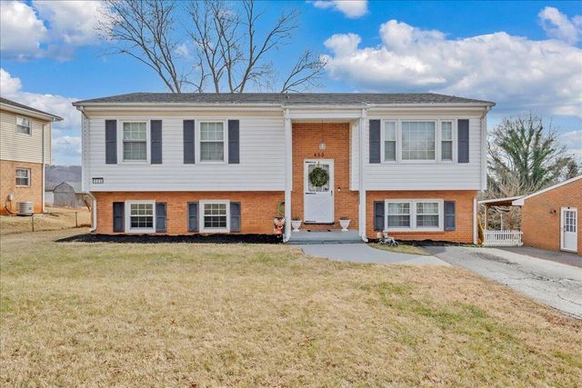 453 Crofton DR, Vinton, VA 24179