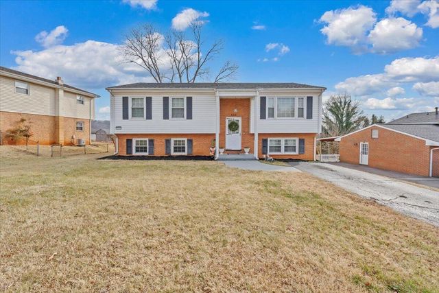 453 Crofton DR, Vinton, VA 24179