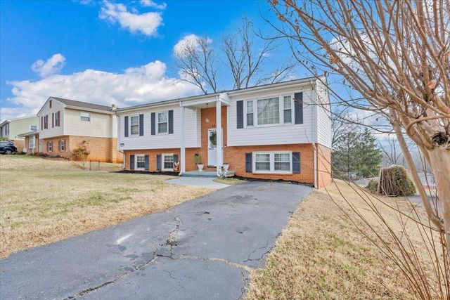 453 Crofton DR, Vinton, VA 24179