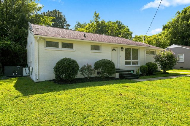 911 Hunt St, Murfreesboro, TN 37130