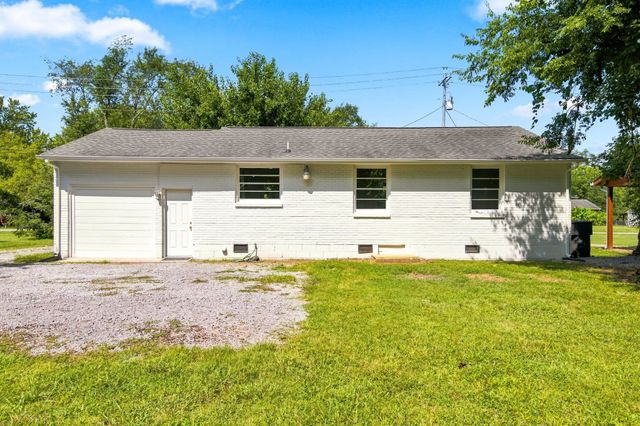 911 Hunt St, Murfreesboro, TN 37130