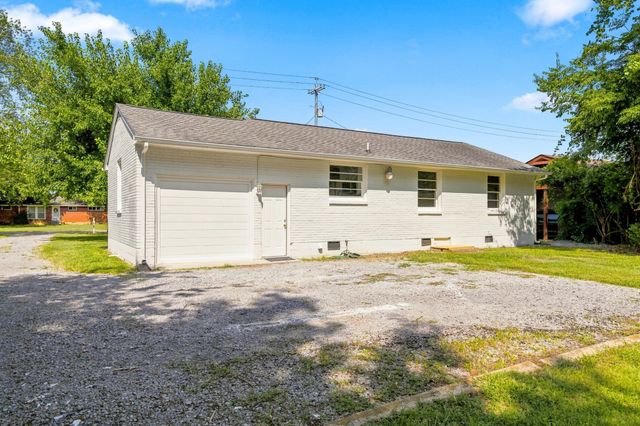 911 Hunt St, Murfreesboro, TN 37130