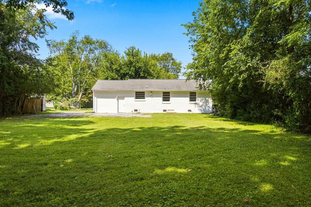 911 Hunt St, Murfreesboro, TN 37130
