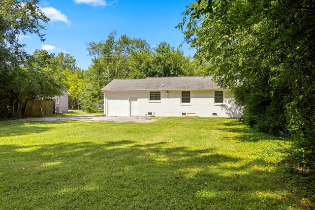 911 Hunt St, Murfreesboro, TN 37130
