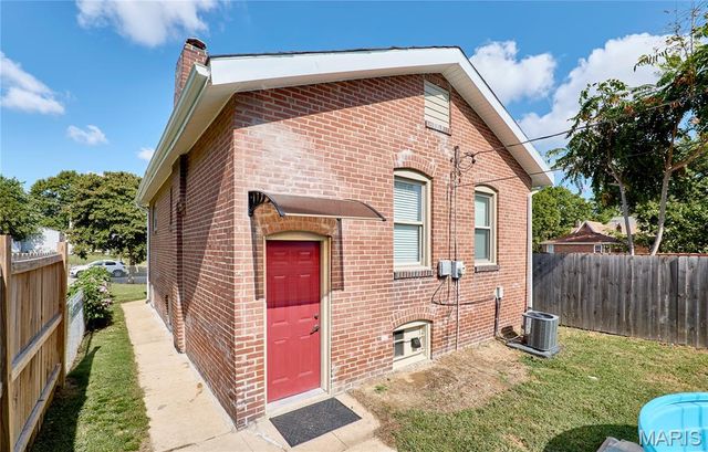 7102 Alabama Avenue, St Louis, MO 63111
