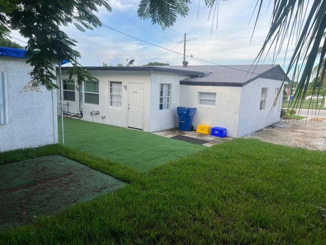 2340 Avenue M, Riviera Beach, FL 33404