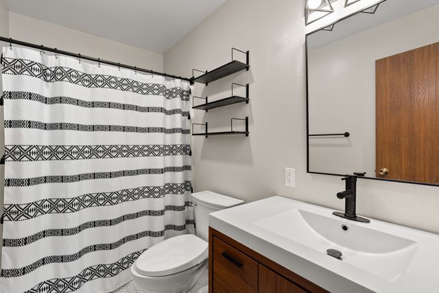 5423 Norris Street, Ames, IA 50014