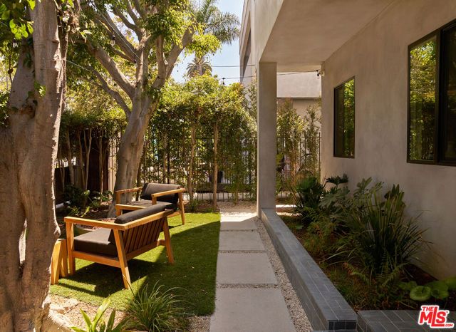 2411 Abbot Kinney Boulevard, Los Angeles, CA 90291