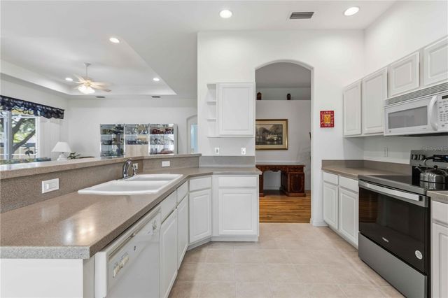 8268 47TH STREET CIRCLE E, Palmetto, FL 34221