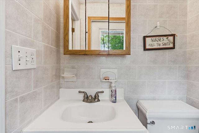 31 Iron Street, Ledyard, CT 06339