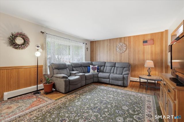 31 Iron Street, Ledyard, CT 06339
