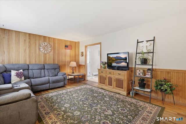 31 Iron Street, Ledyard, CT 06339
