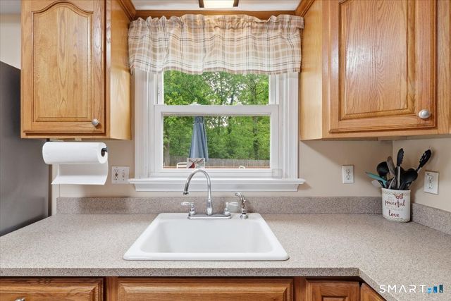 31 Iron Street, Ledyard, CT 06339