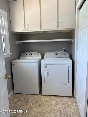 38 Edison Street, Bayville, NJ 08721