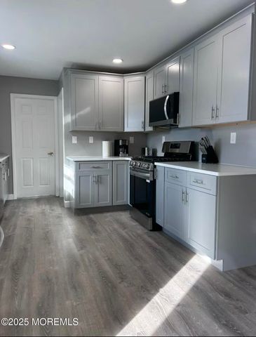 38 Edison Street, Bayville, NJ 08721