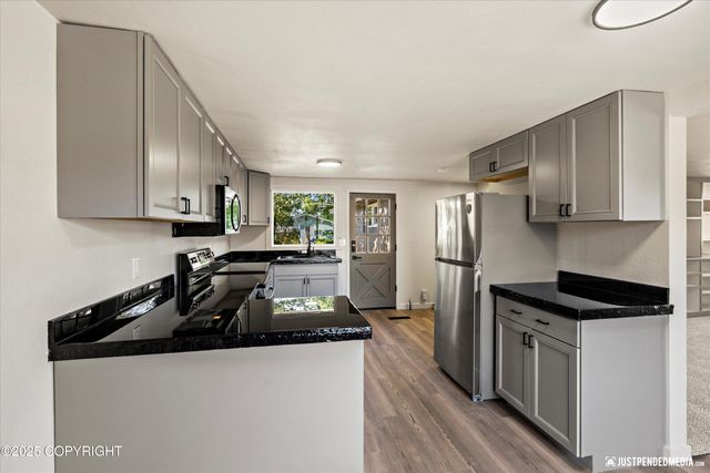 6600 E 8th Avenue, Anchorage, AK 99504