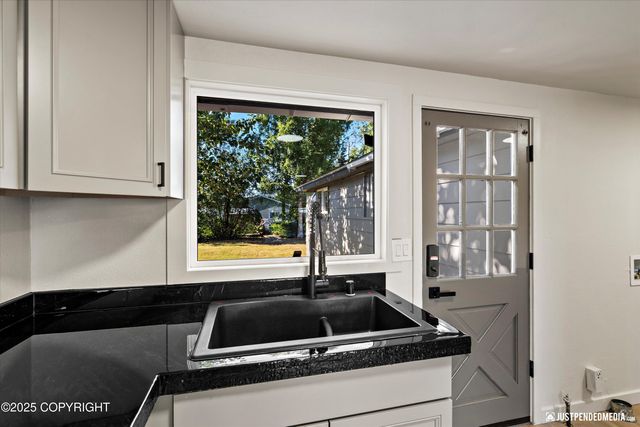 6600 E 8th Avenue, Anchorage, AK 99504