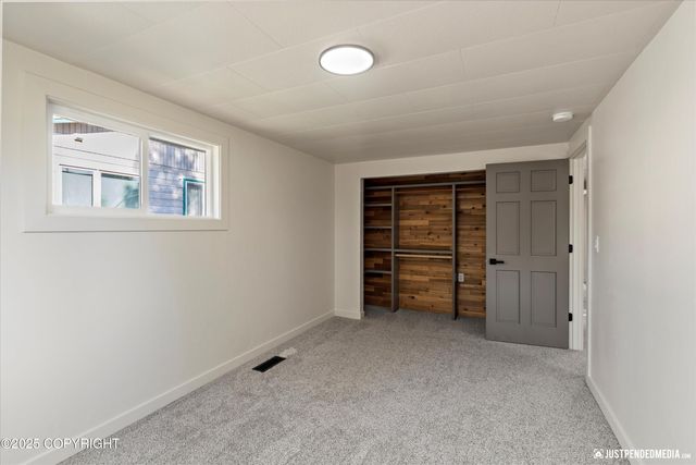 6600 E 8th Avenue, Anchorage, AK 99504