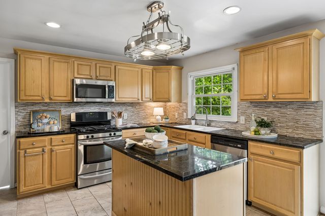 210 Barley Mill Rd, Old Hickory, TN 37138