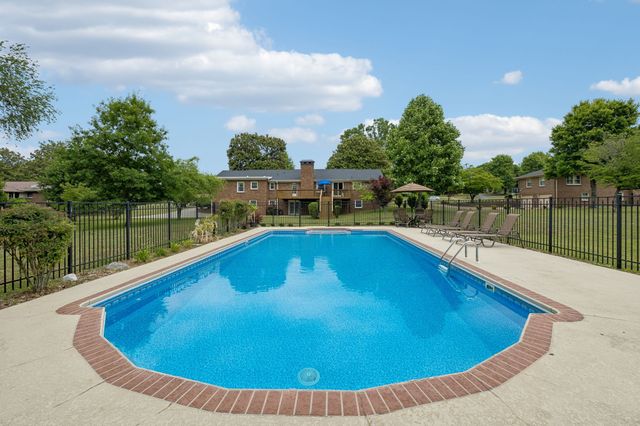 210 Barley Mill Rd, Old Hickory, TN 37138