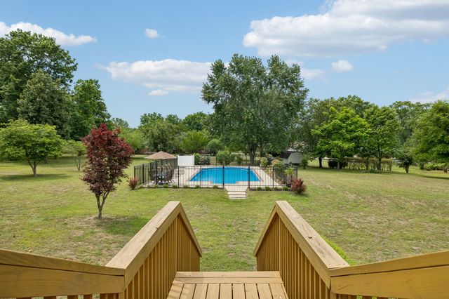 210 Barley Mill Rd, Old Hickory, TN 37138