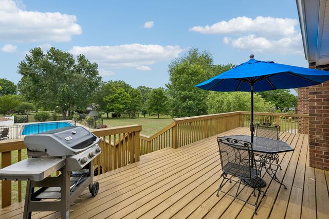 210 Barley Mill Rd, Old Hickory, TN 37138