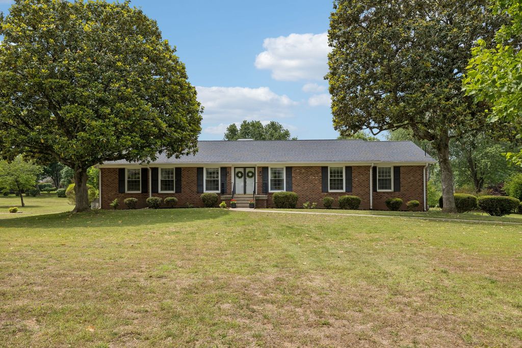 210 Barley Mill Rd, Old Hickory, TN 37138