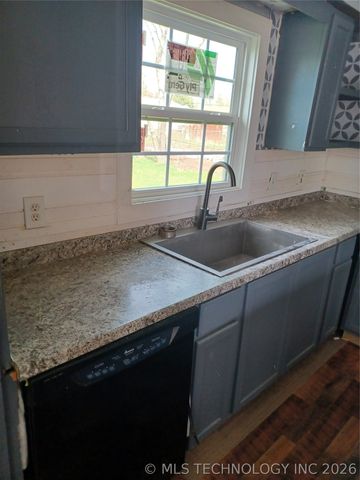 809 E 52nd Street North N, Tulsa, OK 74126