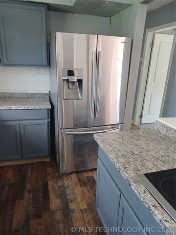 809 E 52nd Street North N, Tulsa, OK 74126