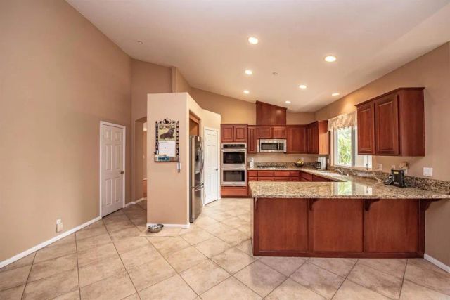 30540 Palomar Vista Dr, Valley Center, CA 92082