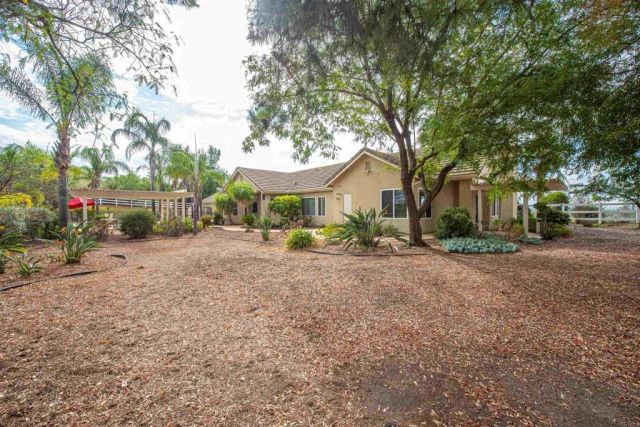 30540 Palomar Vista Dr, Valley Center, CA 92082