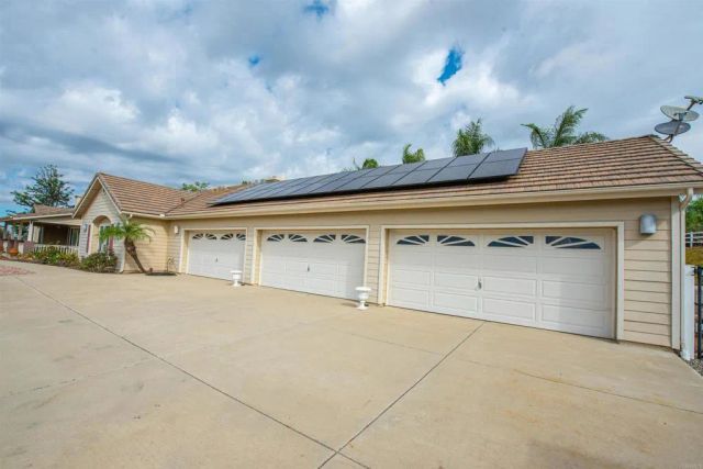 30540 Palomar Vista Dr, Valley Center, CA 92082