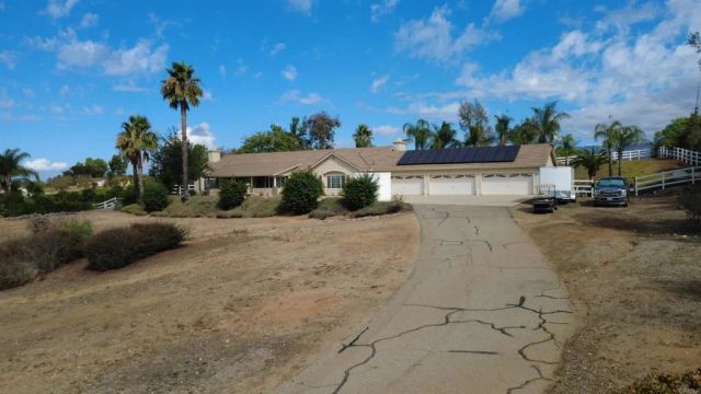 30540 Palomar Vista Dr, Valley Center, CA 92082
