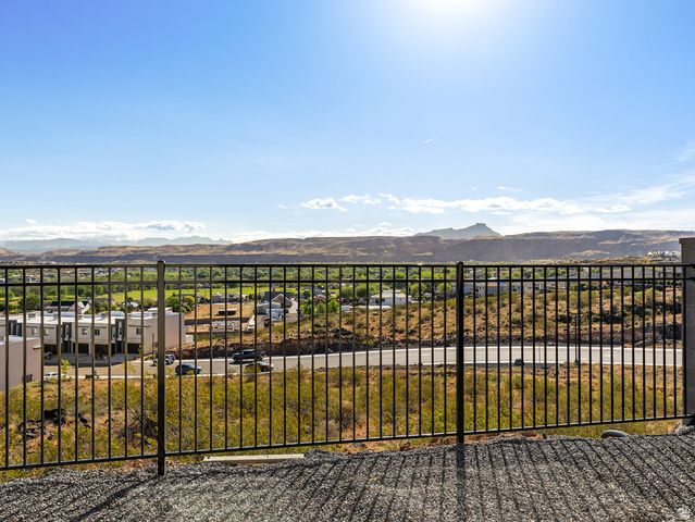 2054 W 320 S, Hurricane, UT 84737