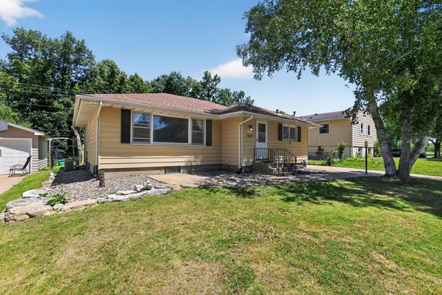 645 23rd Street NE, Rochester, MN 55906