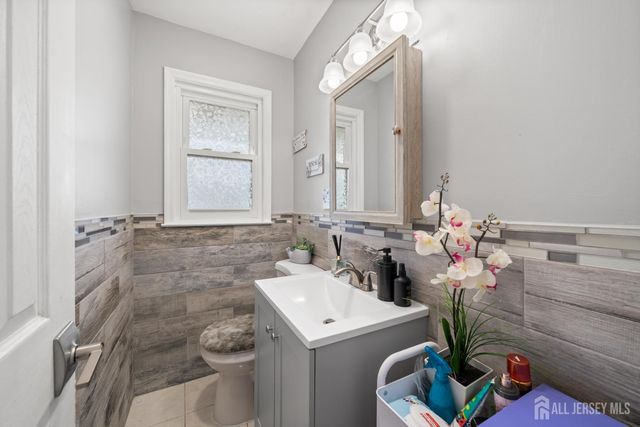 2 Wick Drive, Sayreville, NJ 08872
