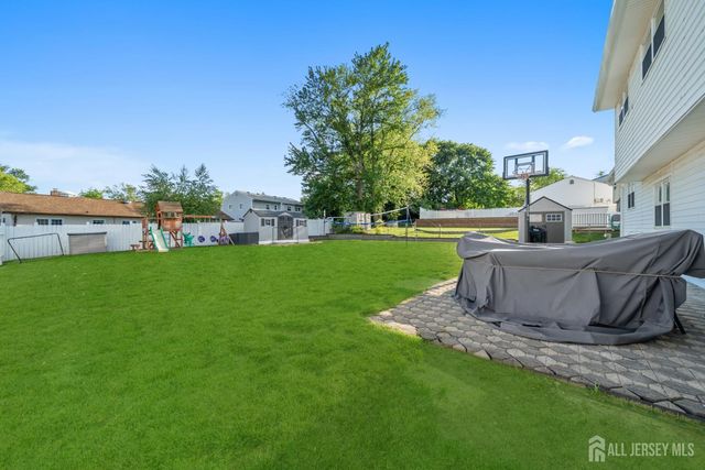 2 Wick Drive, Sayreville, NJ 08872