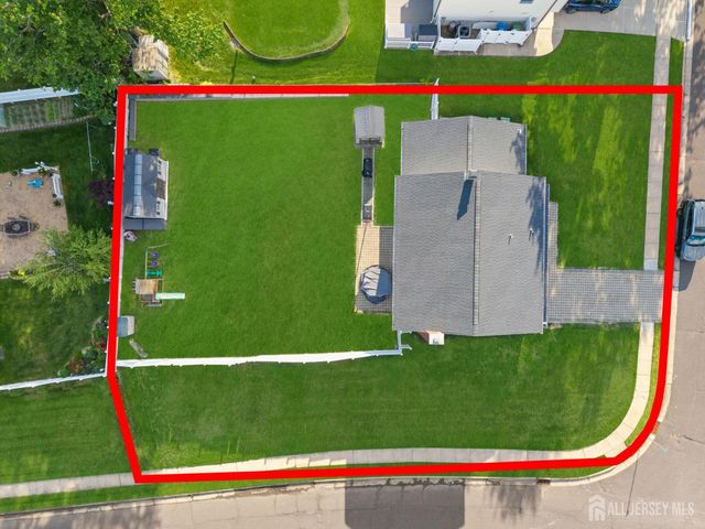 2 Wick Drive, Sayreville, NJ 08872