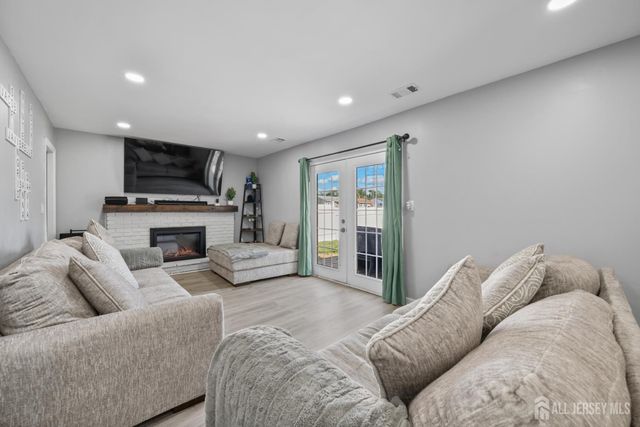 2 Wick Drive, Sayreville, NJ 08872
