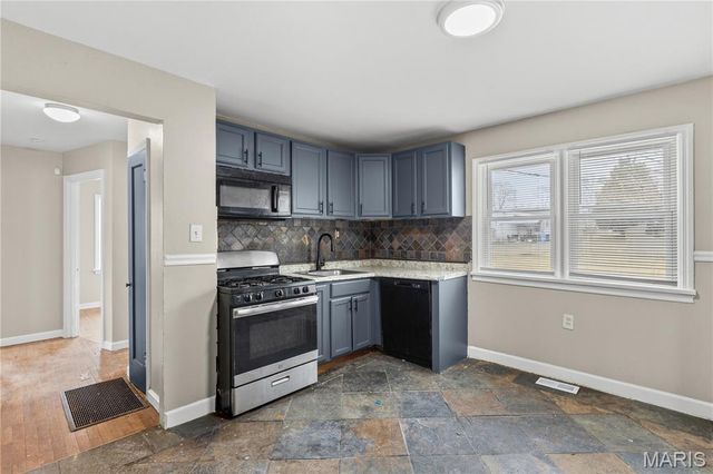 195 Saint Luke Drive, Florissant, MO 63031