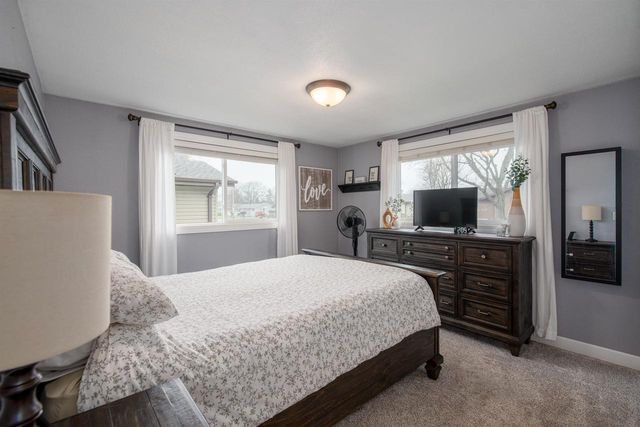 1045 MELISSA STREET, Menasha, WI 54952