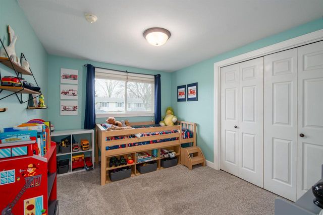 1045 MELISSA STREET, Menasha, WI 54952