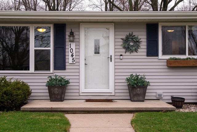 1045 MELISSA STREET, Menasha, WI 54952