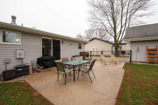 1045 MELISSA STREET, Menasha, WI 54952