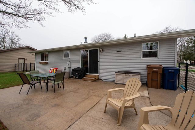 1045 MELISSA STREET, Menasha, WI 54952
