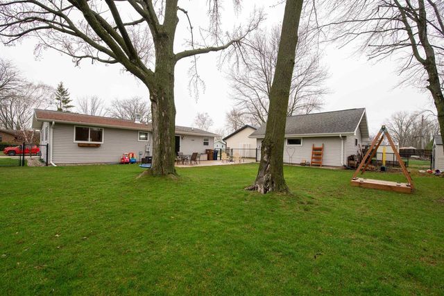 1045 MELISSA STREET, Menasha, WI 54952