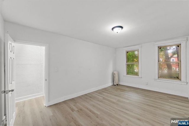 212 11th Street, Newark, NJ 07107