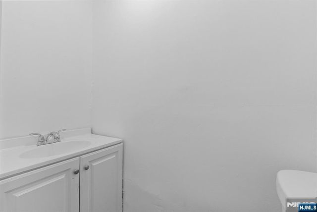 212 11th Street, Newark, NJ 07107