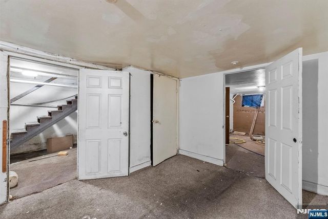 212 11th Street, Newark, NJ 07107