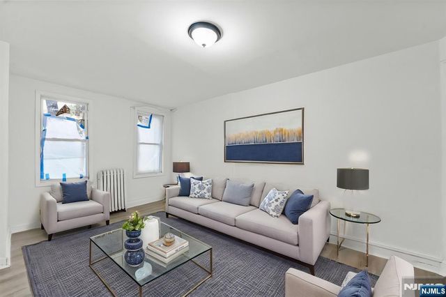 212 11th Street, Newark, NJ 07107